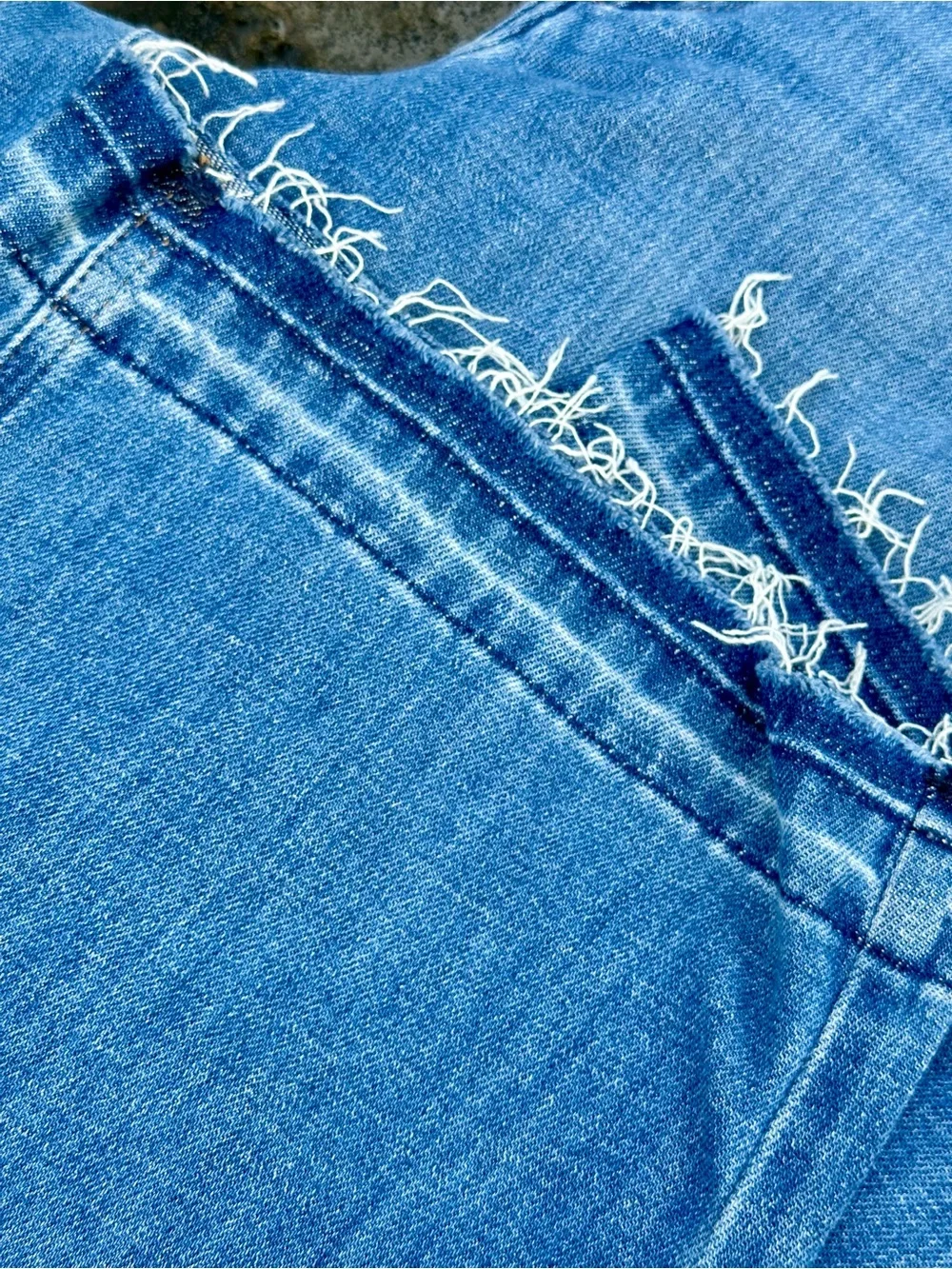 Lee Raw Hem Cropped Jeans Size 8 Light Wash Stretch Denim
